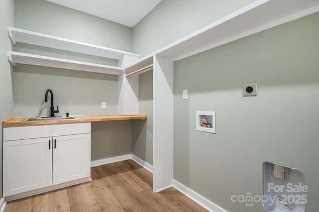 96 Sunset Ridge Drive, Etowah, NC 28729