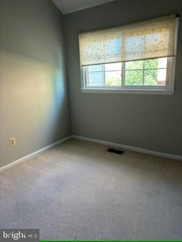 5142 WOODFORD DR, Centreville, VA 20120