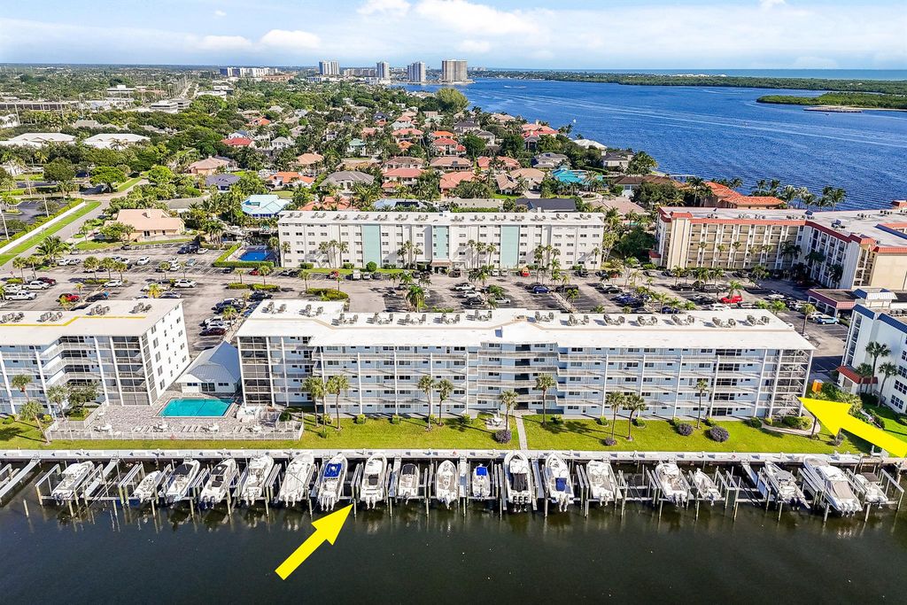 104 Paradise Harbour Boulevard 215, North Palm Beach, FL 33408