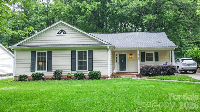 2425 Turnberry Lane, Charlotte, NC 28210