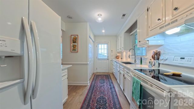 2425 Turnberry Lane, Charlotte, NC 28210