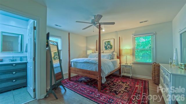 2425 Turnberry Lane, Charlotte, NC 28210