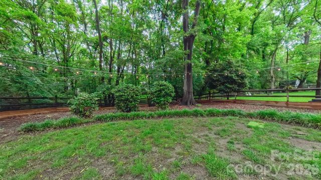 2425 Turnberry Lane, Charlotte, NC 28210
