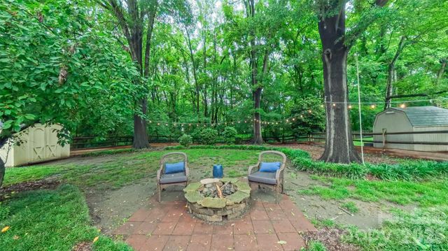 2425 Turnberry Lane, Charlotte, NC 28210