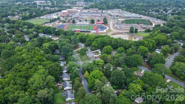 2425 Turnberry Lane, Charlotte, NC 28210