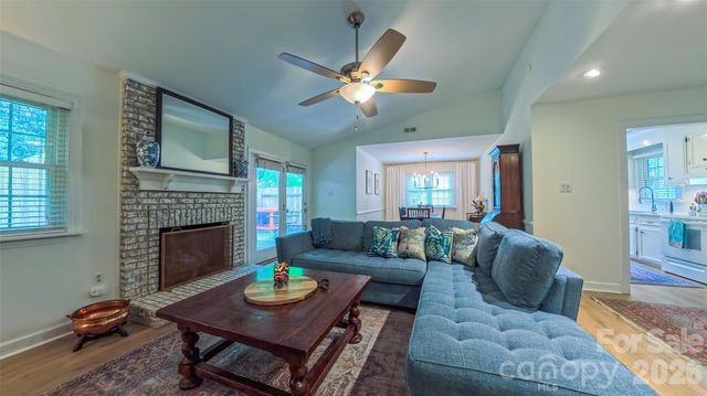 2425 Turnberry Lane, Charlotte, NC 28210