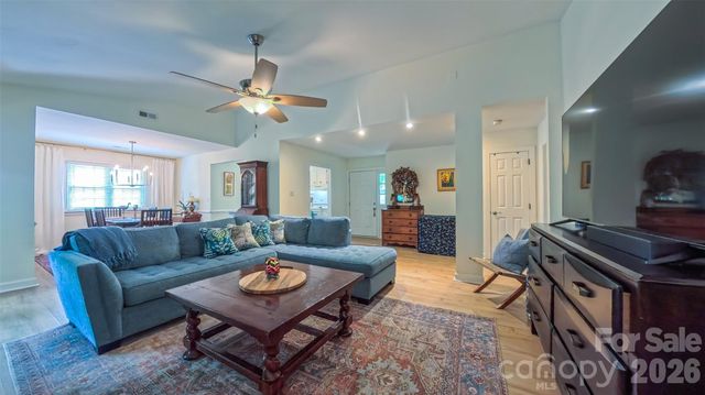 2425 Turnberry Lane, Charlotte, NC 28210