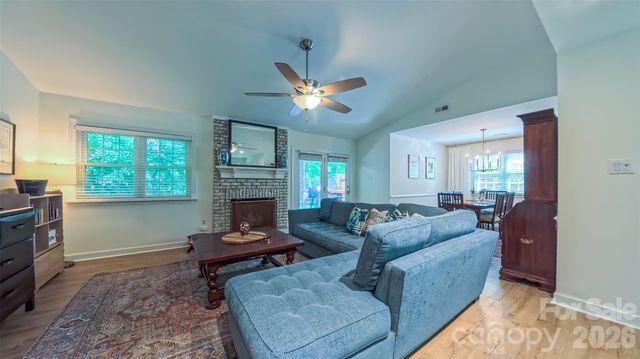 2425 Turnberry Lane, Charlotte, NC 28210
