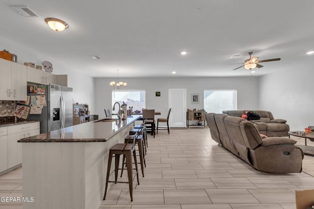 14752 WILLIAM MESHEL Drive, El Paso, TX 79938