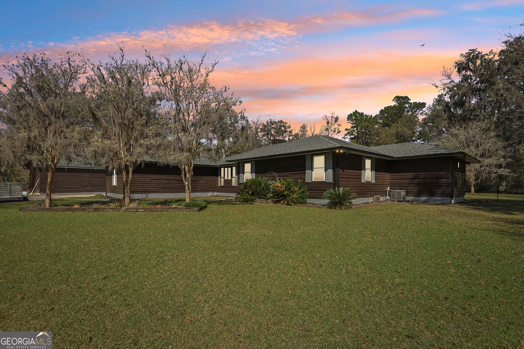 325 White Oak Place, Woodbine, GA 31569