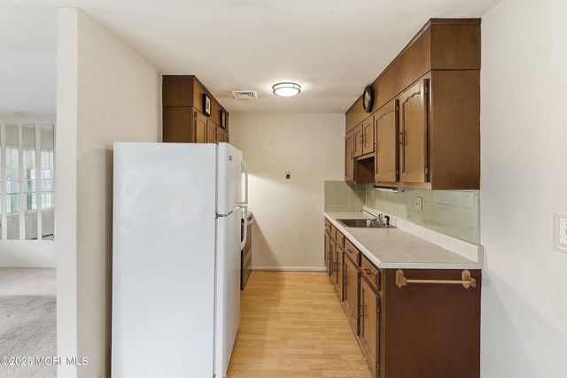 944F Aberdeen Drive, Lakewood, NJ 08701