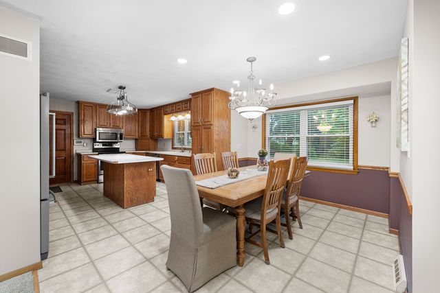 4326 El Rancho Drive, Davenport, IA 52806