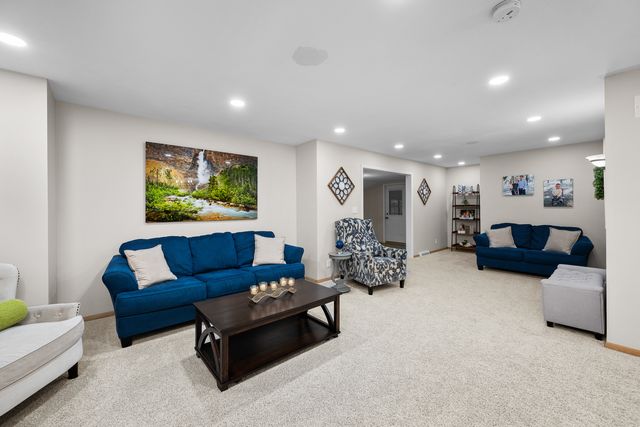 4326 El Rancho Drive, Davenport, IA 52806