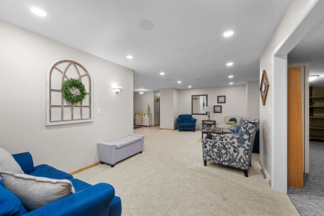 4326 El Rancho Drive, Davenport, IA 52806