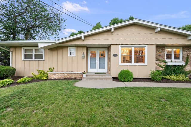 4326 El Rancho Drive, Davenport, IA 52806