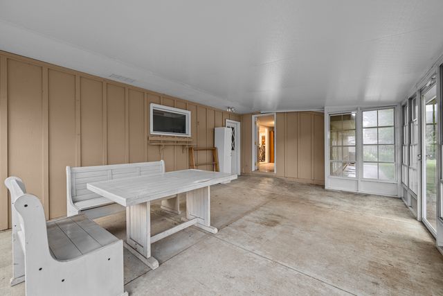 4326 El Rancho Drive, Davenport, IA 52806