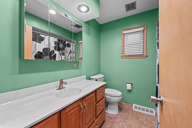 4326 El Rancho Drive, Davenport, IA 52806