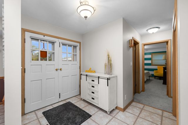 4326 El Rancho Drive, Davenport, IA 52806