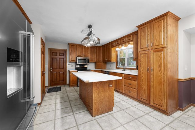 4326 El Rancho Drive, Davenport, IA 52806