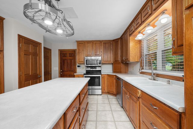 4326 El Rancho Drive, Davenport, IA 52806