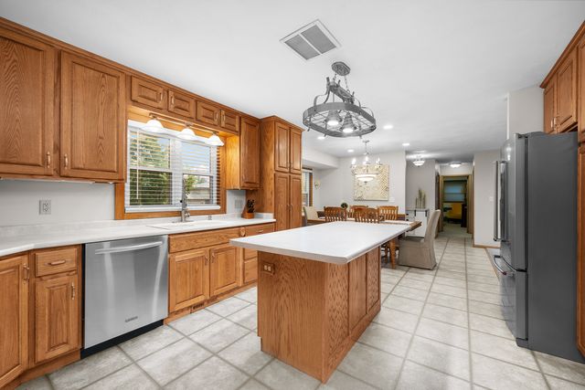 4326 El Rancho Drive, Davenport, IA 52806