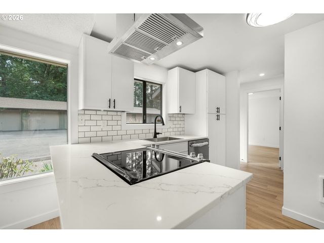 9020 Sw 130TH Ave, Beaverton, OR 97008