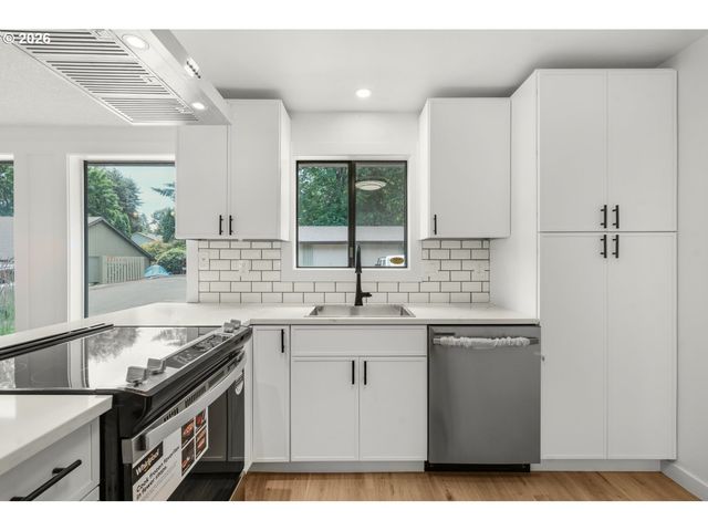 9020 Sw 130TH Ave, Beaverton, OR 97008