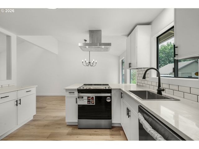 9020 Sw 130TH Ave, Beaverton, OR 97008
