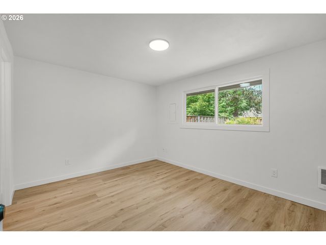 9020 Sw 130TH Ave, Beaverton, OR 97008