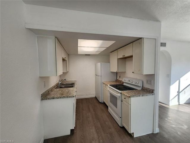 1919 Lillie ST, Fort Myers, FL 33916