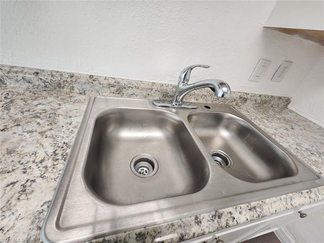 1919 Lillie ST, Fort Myers, FL 33916