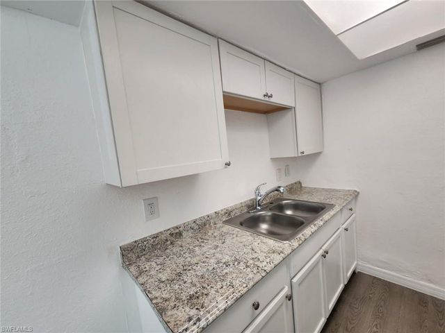 1919 Lillie ST, Fort Myers, FL 33916