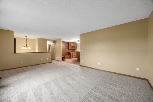 401 Denise Drive, Palo, IA 52324