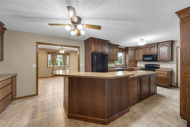 401 Denise Drive, Palo, IA 52324