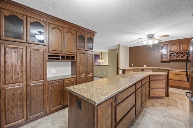 401 Denise Drive, Palo, IA 52324