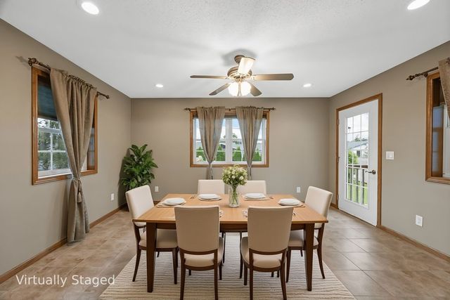 401 Denise Drive, Palo, IA 52324