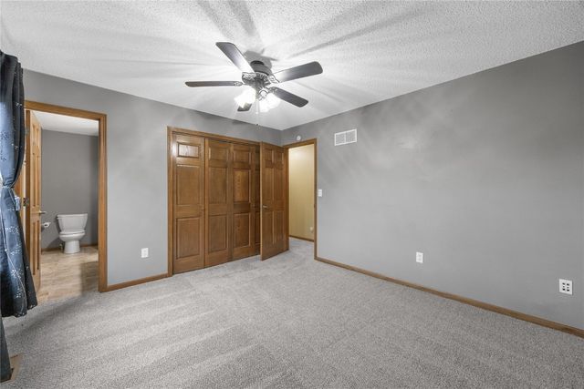 401 Denise Drive, Palo, IA 52324