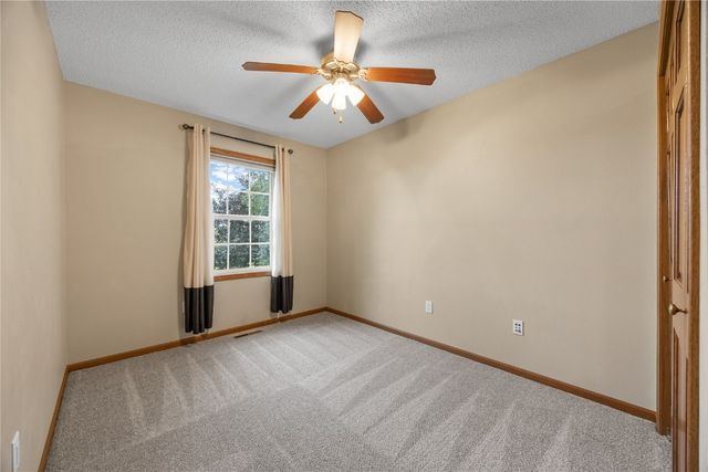 401 Denise Drive, Palo, IA 52324