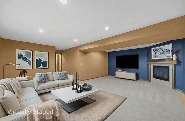 401 Denise Drive, Palo, IA 52324