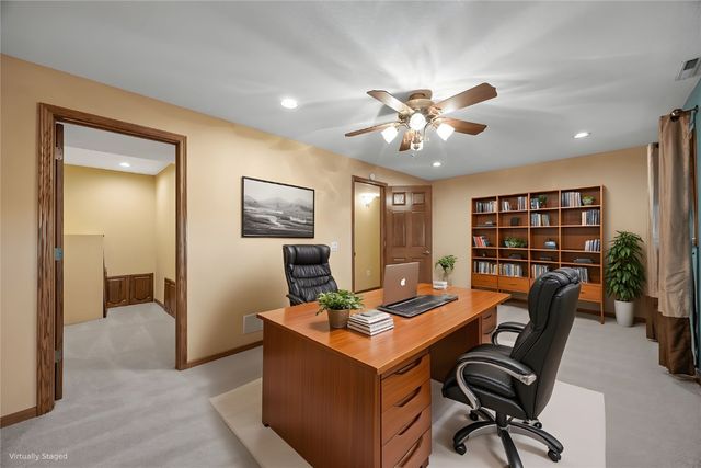 401 Denise Drive, Palo, IA 52324