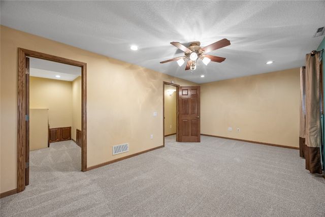 401 Denise Drive, Palo, IA 52324