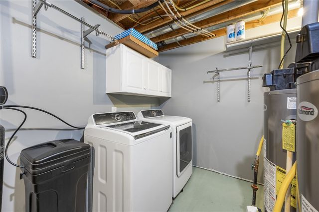 401 Denise Drive, Palo, IA 52324