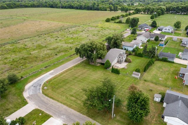 401 Denise Drive, Palo, IA 52324