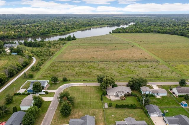 401 Denise Drive, Palo, IA 52324