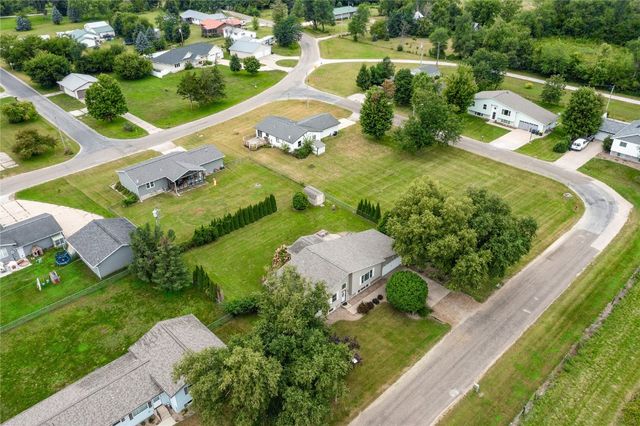 401 Denise Drive, Palo, IA 52324