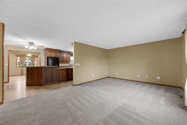 401 Denise Drive, Palo, IA 52324