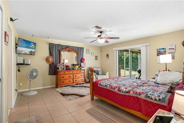 573 Alamanda Avenue, Sebastian, FL 32958