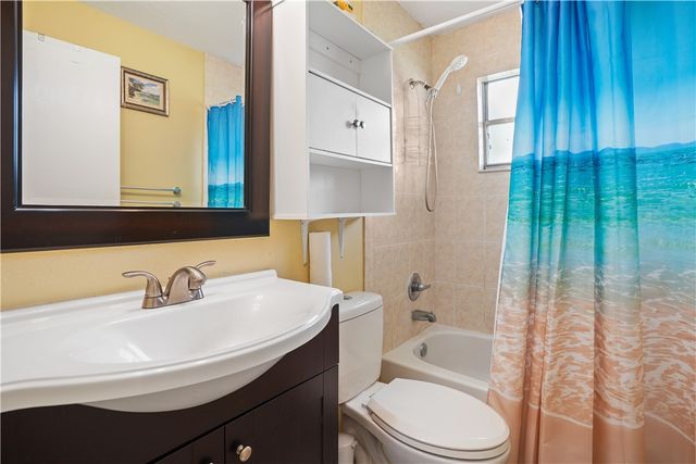 573 Alamanda Avenue, Sebastian, FL 32958