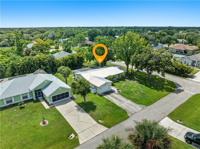 573 Alamanda Avenue, Sebastian, FL 32958