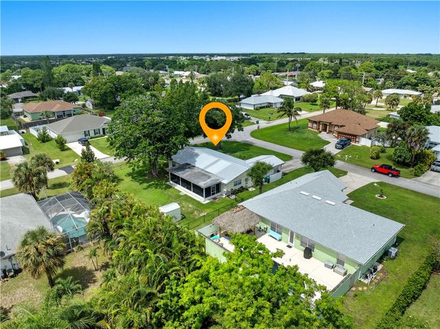 573 Alamanda Avenue, Sebastian, FL 32958
